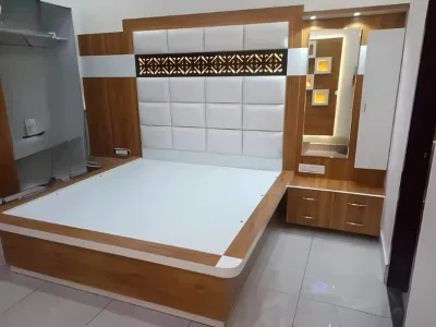 Chambre à coucher complète en bois avec tapisserie, réalisée par artisan menuisier à Tanger